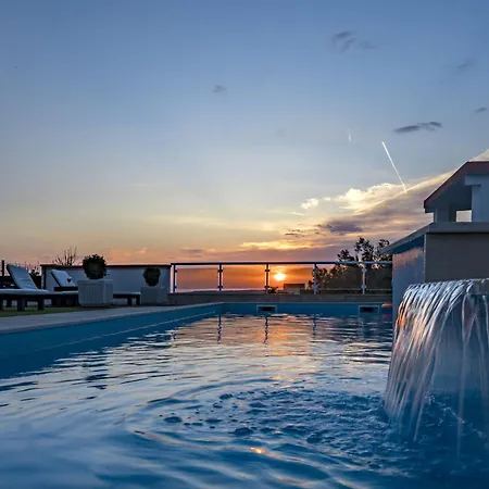 Melandura-3 By Interhome Dinjiška