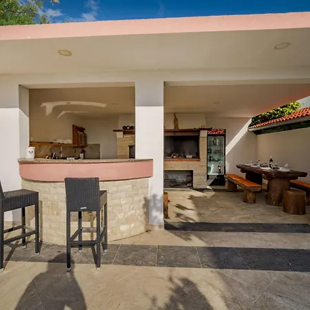 Melandura-3 By Interhome * Dinjiška