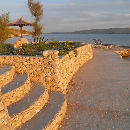 Melandura-3 By Interhome Dinjiška