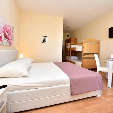 Melandura-3 By Interhome