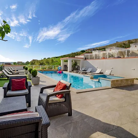 Melandura-3 By Interhome Appartement Dinjiška