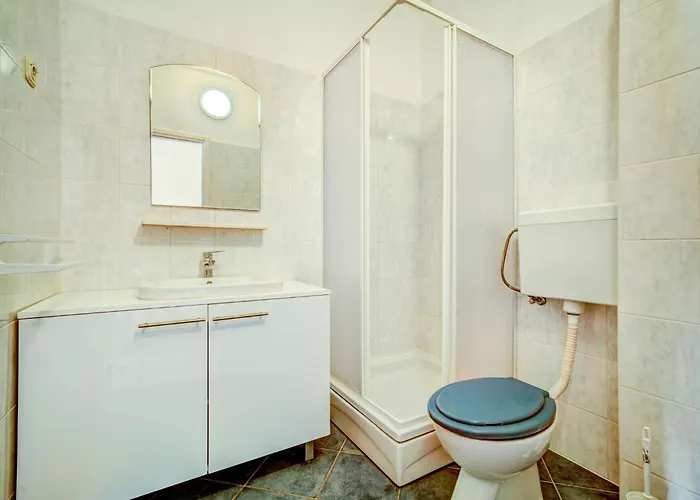 Melandura-3 By Interhome Dinjiška