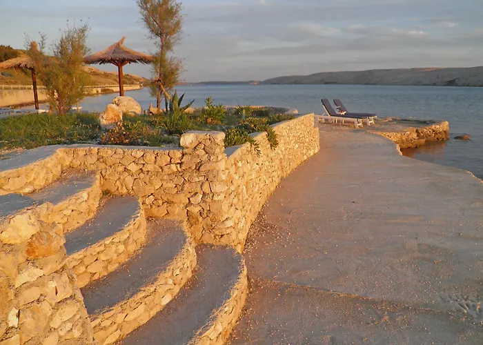 Melandura-3 By Interhome Dinjiška